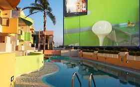 Con PISCINA e GARAGE a 300 m da spiaggia e centro